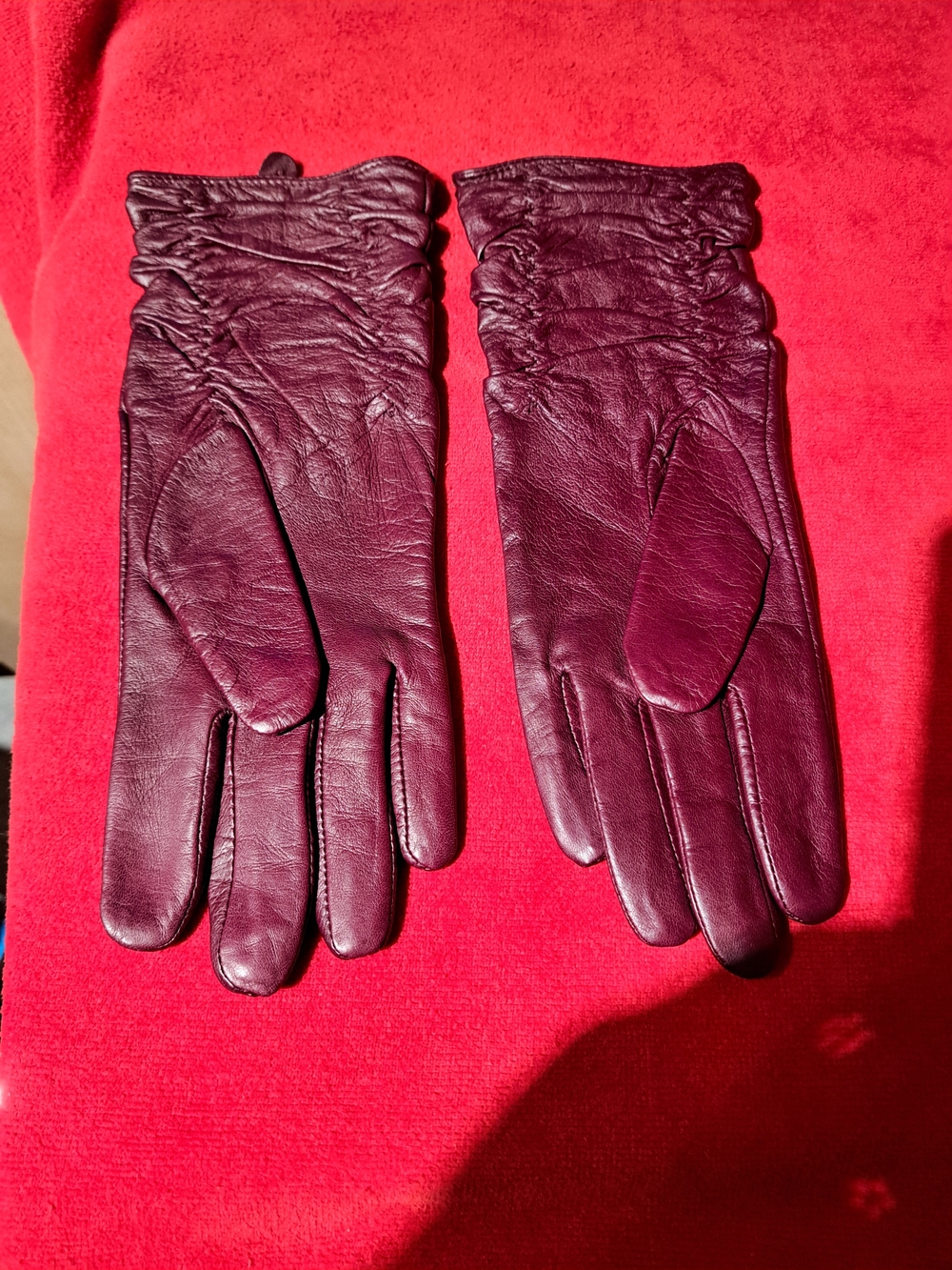 Alexandra Bartlett Burgundy Leather Gloves